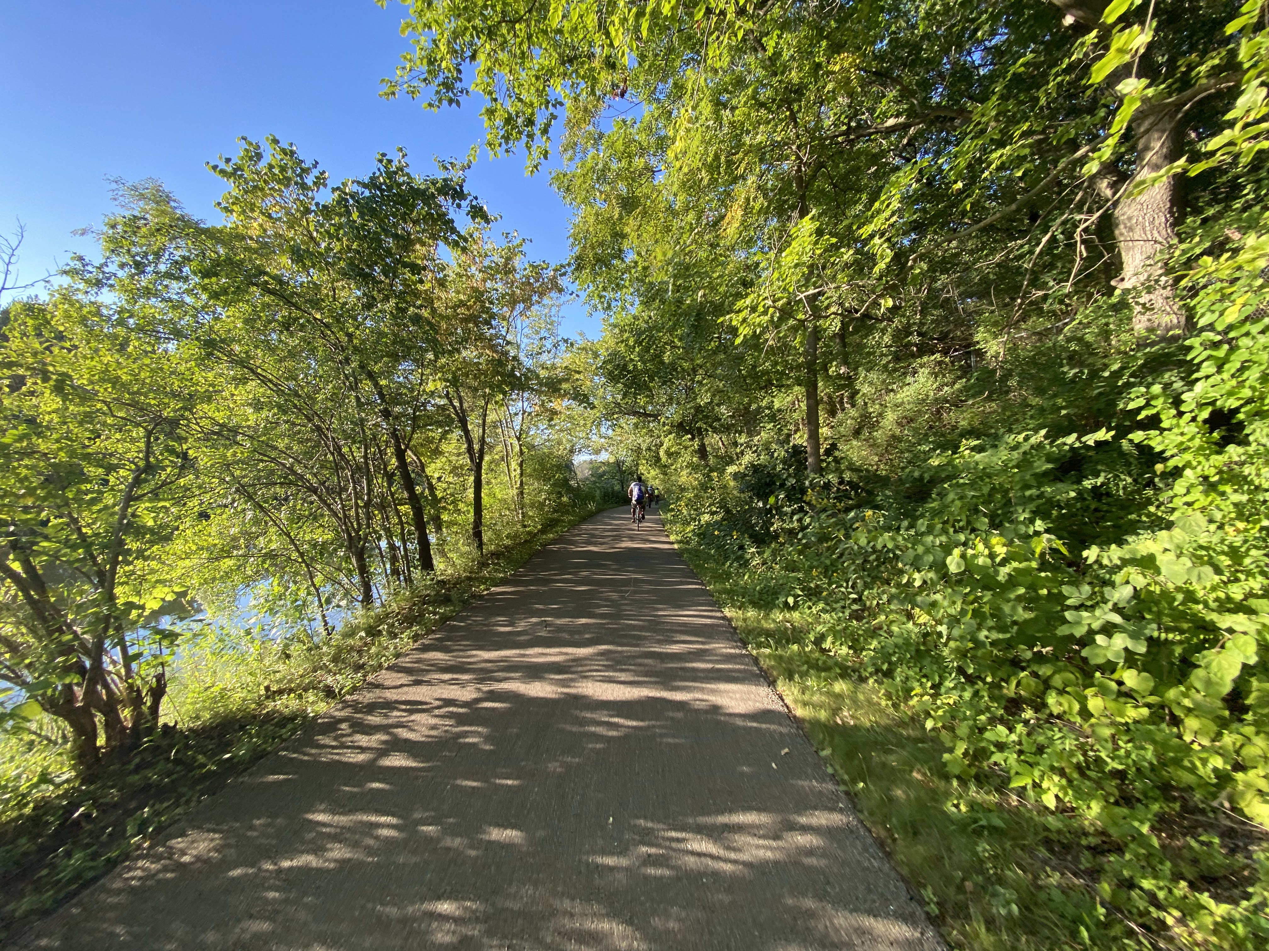 Biking at Fox River Trail – North Aurora to Batavia